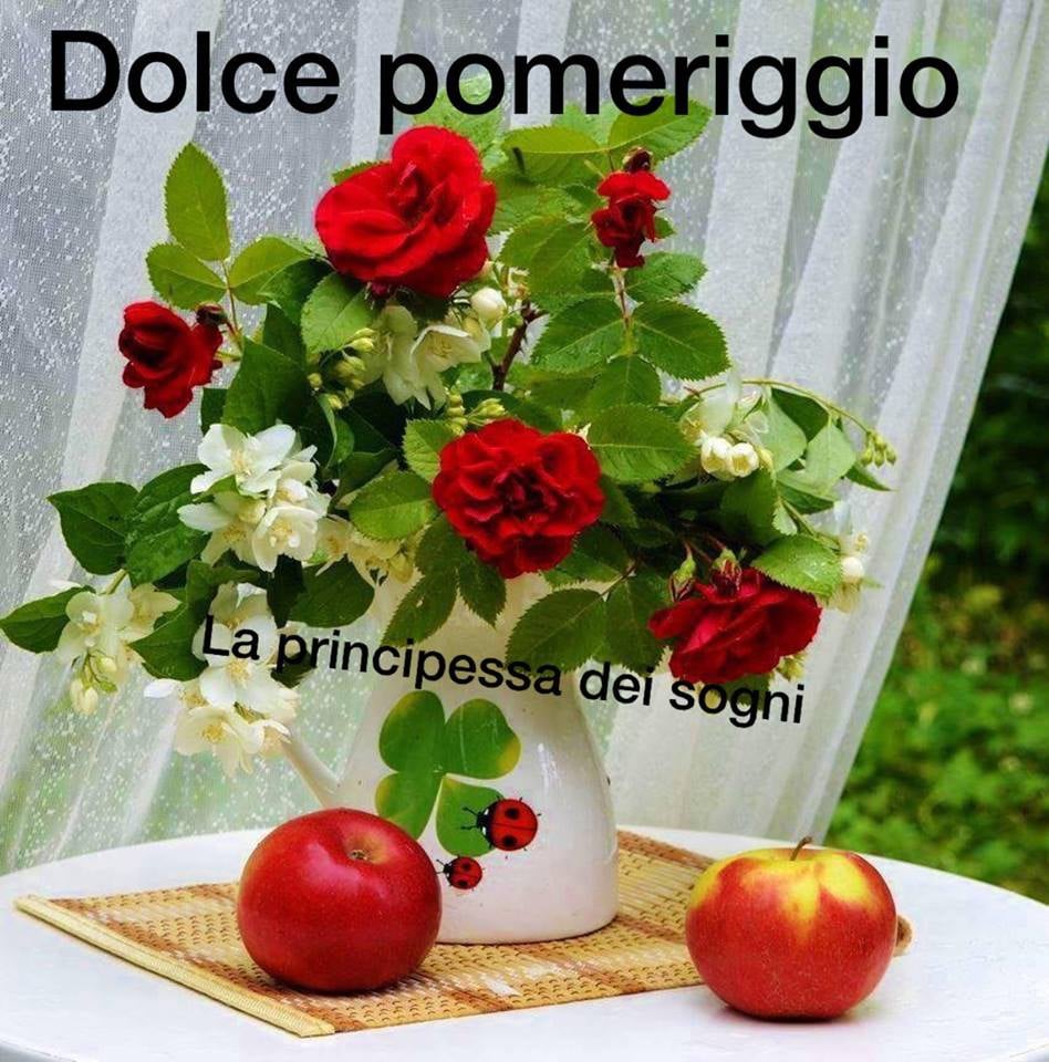 Dolce Pomeriggio con rose rosse